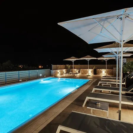 Andrew's Luxury Apartment *