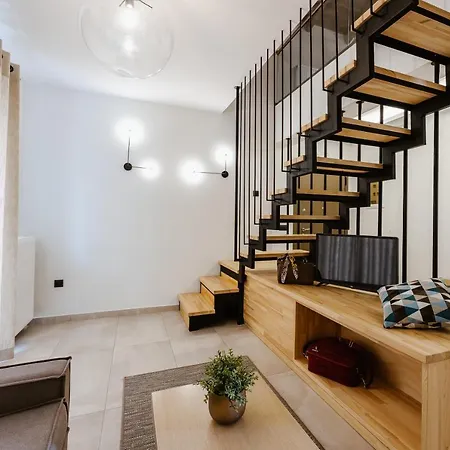 Andrew's Luxury Apartment