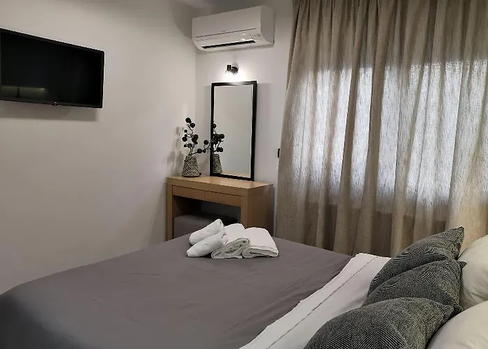Andrew's Luxury *