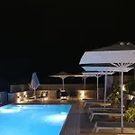 Andrew's Luxury نافبليو