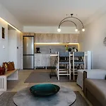 Andrew's Luxury نافبليو