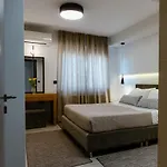 Andrew's Luxury نافبليو