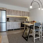 Andrew's Luxury نافبليو