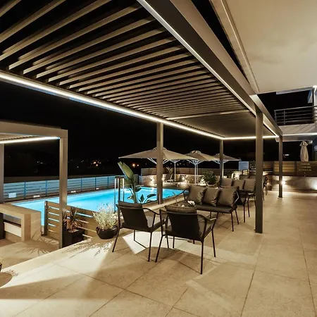 Andrew's Luxury Apartment