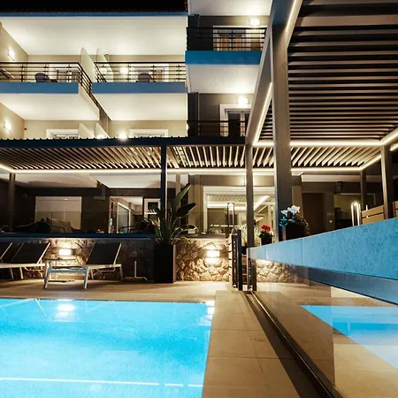 Andrew's Luxury Apartment