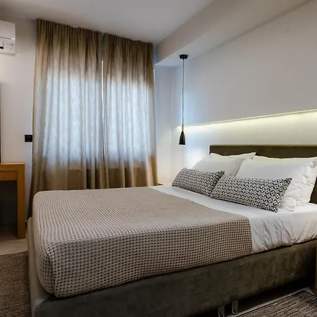 Andrew's Luxury Apartment